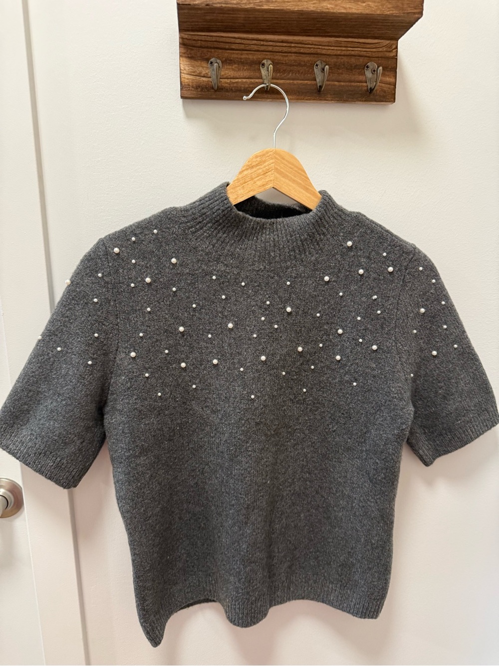 Abercrombie Pearl-Embellished Short Sleeve Sweater - Gray